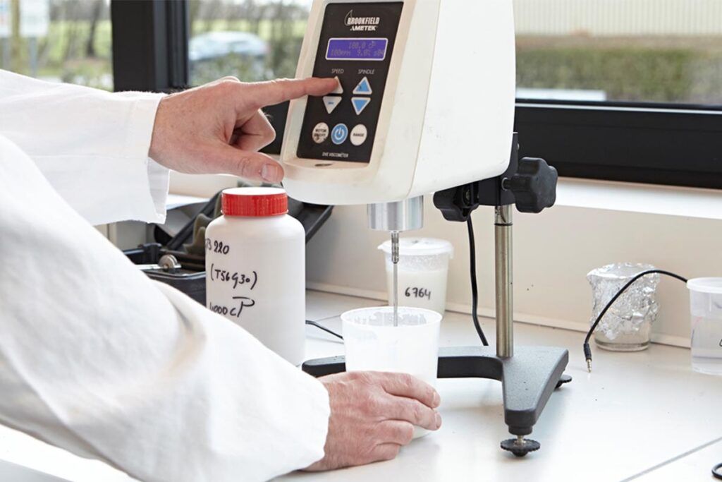 Lijmen watergedragen 03 - Waterbased adhesives